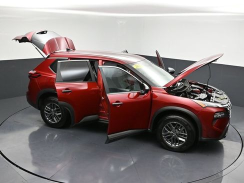 Certified 2025 Nissan Rogue S image 30
