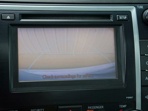 Used 2012 Toyota Camry XLE w/ Leather Pkg FWD image 30
