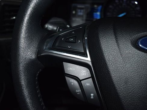 Used 2022 Ford Edge Titanium w/ Equipment Group 301A image 9