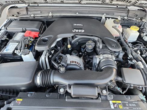 Used 2020 Jeep Gladiator Rubicon image 13