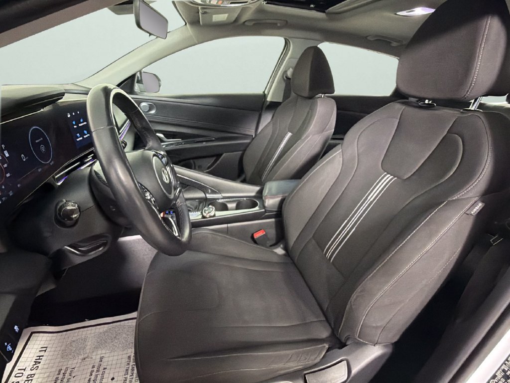 Used 2024 Hyundai Elantra SEL w/ Convenience Package FWD image 17