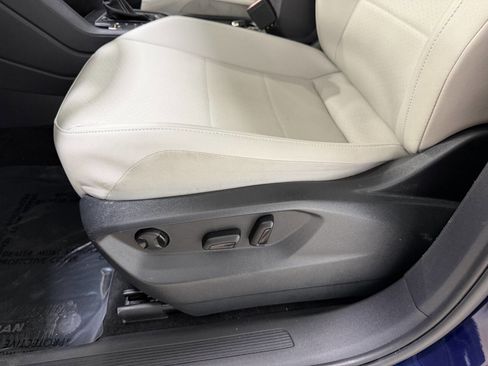 Used 2021 Volkswagen Tiguan SE AWD/4WD image 22