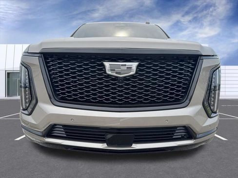 Certified 2025 Cadillac Escalade ESV Sport Platinum w/ LPO, ONYX Package AWD/4WD image 7