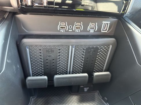 New 2026 RAM 1500 Laramie AWD/4WD image 23