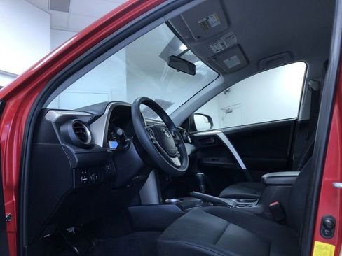 Used 2015 Toyota RAV4 LE image 11