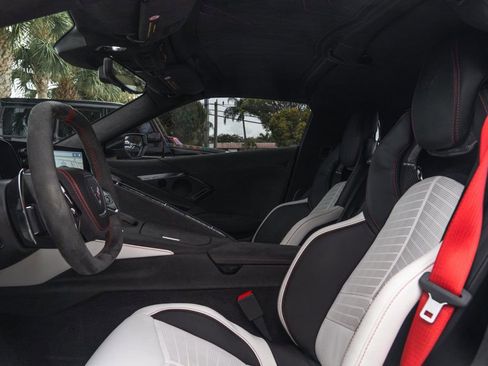 Used 2023 Chevrolet Corvette Stingray Premium Cpe w/ Z51 Performance Package RWD image 15