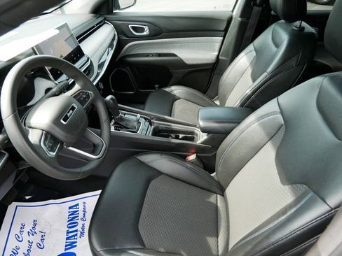 Used 2024 Jeep Compass Latitude image 7