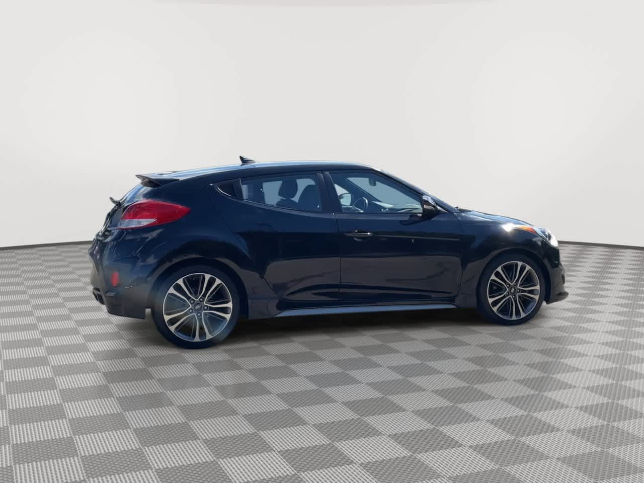 Used 2016 Hyundai Veloster Turbo FWD image 9