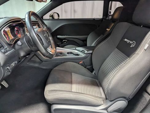 Used 2022 Dodge Challenger SRT Hellcat RWD image 12