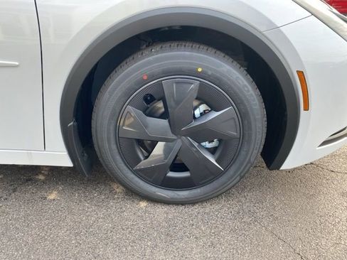 New 2026 Toyota Prius Plug-In Hybrid image 17