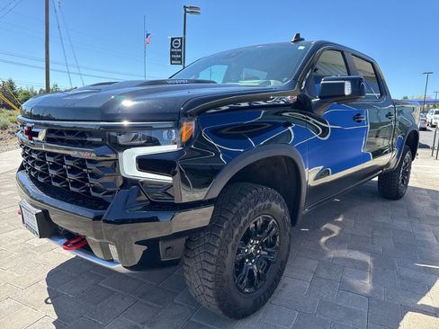 Used 2024 Chevrolet Silverado 1500 ZR2 w/ Technology Package image 2