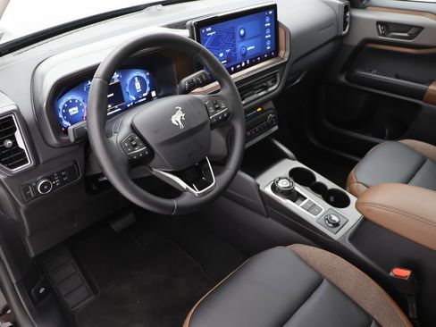 Used 2025 Ford Bronco Sport Outer Banks w/ Outer Banks Tech Package+ image 13