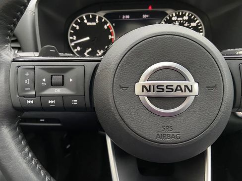 Used 2021 Nissan Rogue SL w/ Premium Package image 15