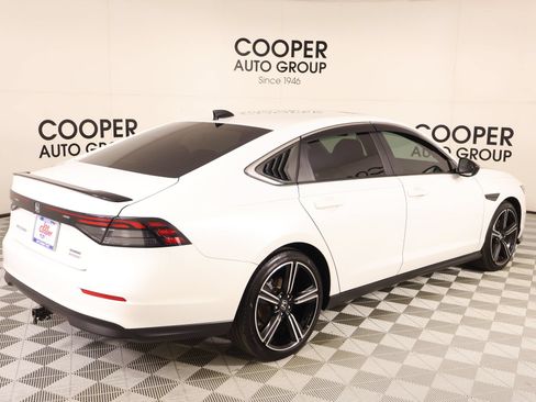 Used 2025 Honda Accord Sport image 21