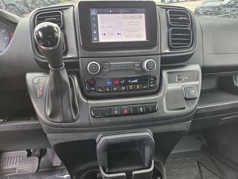 Used 2024 RAM ProMaster 2500 w/ Convenience Group FWD image 32