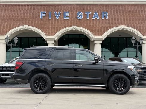 Used 2022 Ford Expedition Limited AWD/4WD image 3