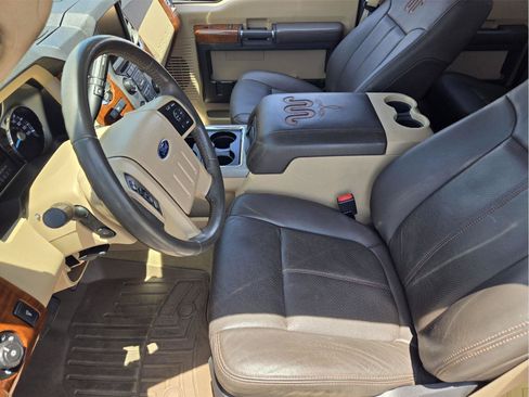 Used 2016 Ford F250 King Ranch w/ FX4 Off-Road Package AWD/4WD image 13
