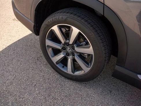 Used 2025 Honda Pilot Elite image 10