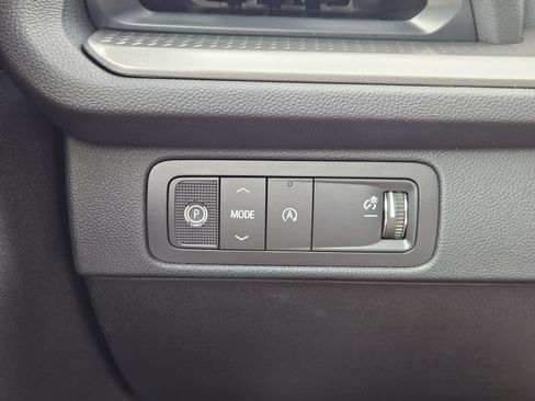New 2027 Chevrolet Traverse LT w/ Midnight/Sport Edition FWD image 22