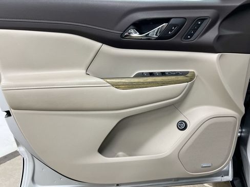 Used 2019 GMC Acadia Denali w/ Technology Package FWD image 22