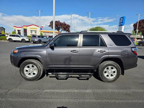 Used 2023 Toyota 4Runner SR5 Premium w/ Moonroof Package AWD/4WD image 5