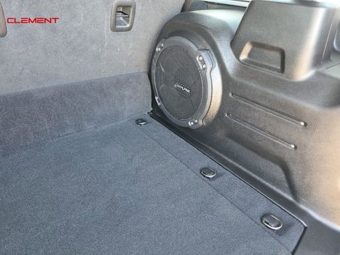 Used 2022 Jeep Wrangler Unlimited Sahara AWD/4WD image 23