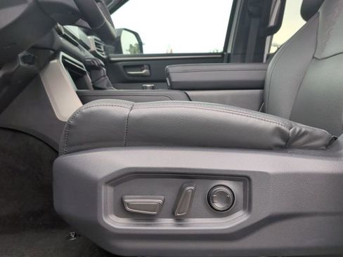 Used 2025 Toyota Tundra Limited w/ TRD Off-Road Package AWD/4WD image 14