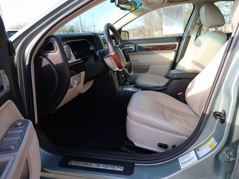 Used 2009 Lincoln MKZ Base image 10