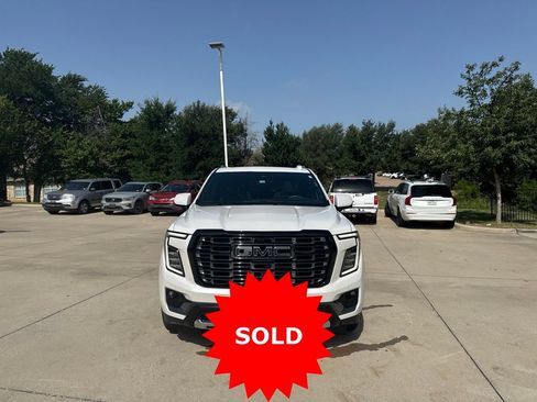 Used 2025 GMC Yukon XL Denali Ultimate AWD/4WD image 2