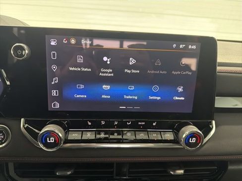 Used 2024 Chevrolet Colorado Z71 w/ Z71 Convenience Package 2 AWD/4WD image 15