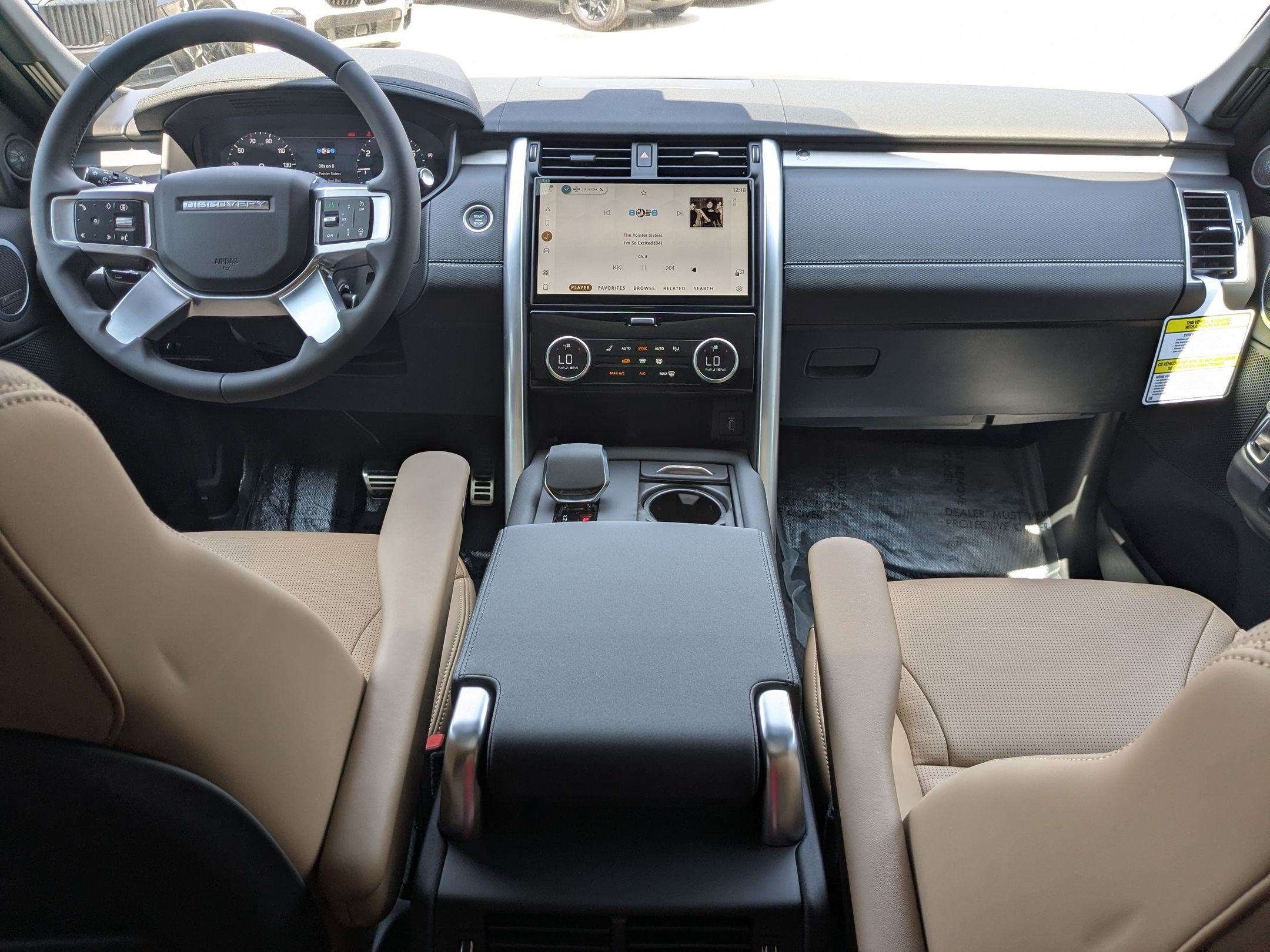 New 2026 Land Rover Discovery Limited Edition AWD/4WD image 28