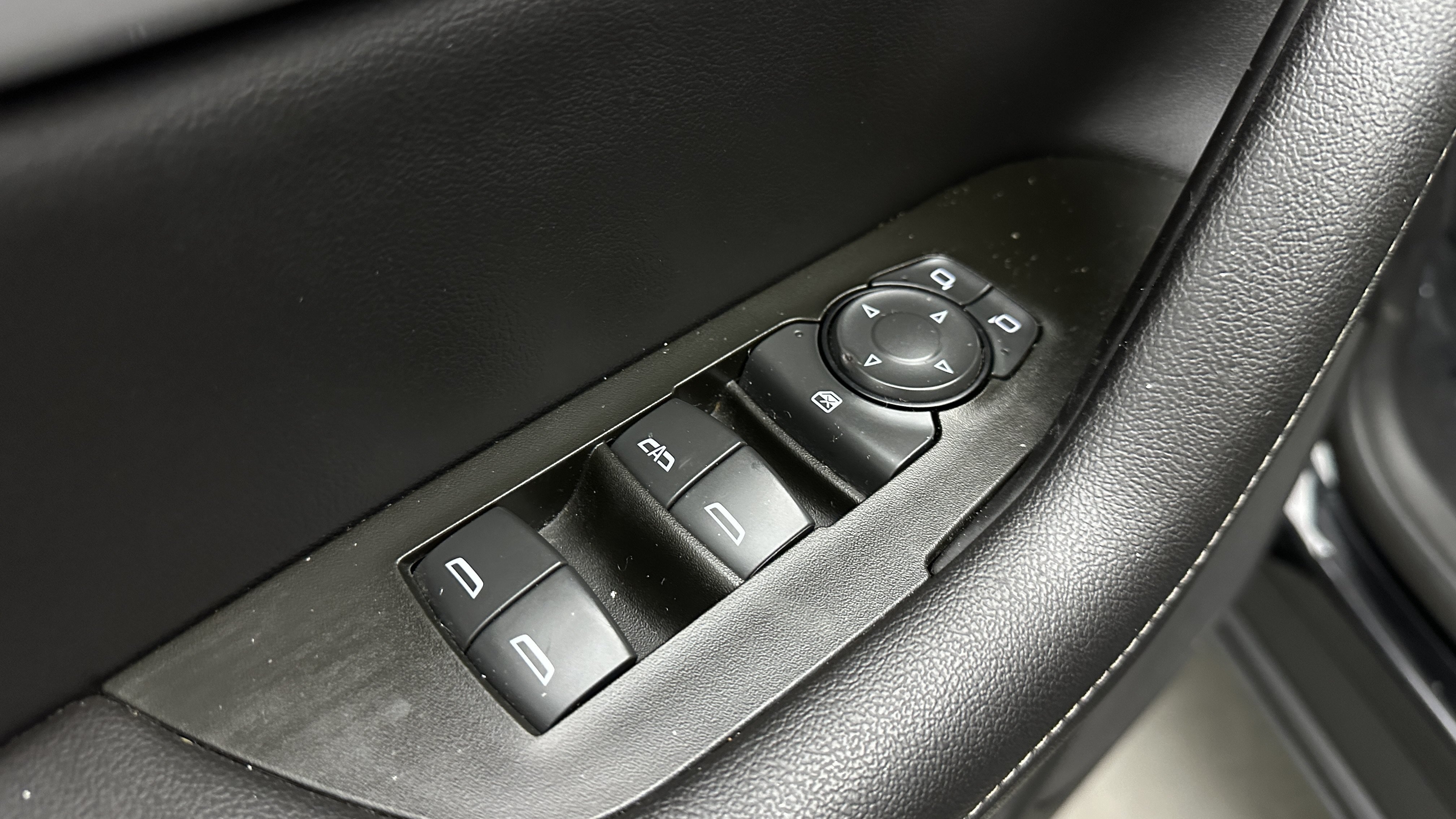Used 2023 Chevrolet Blazer LT FWD image 13