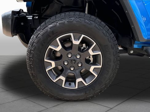 Used 2024 Jeep Wrangler Unlimited Sahara AWD/4WD image 11