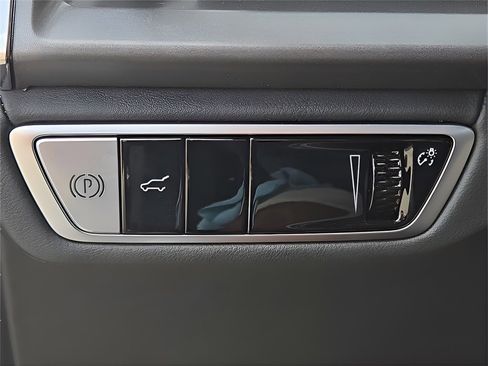 New 2026 Cadillac Vistiq Sport image 22