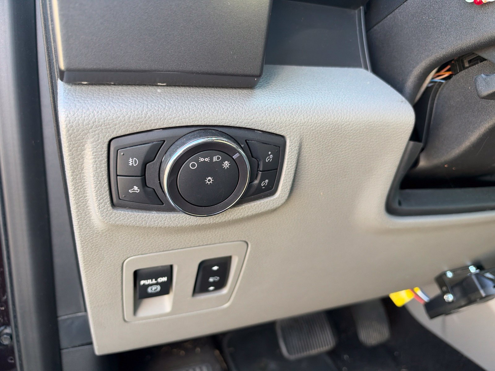 Used 2020 Ford F150 XLT w/ Equipment Group 302A Luxury RWD image 16