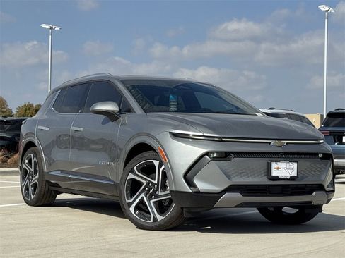 New 2026 Chevrolet Equinox EV LT image 2