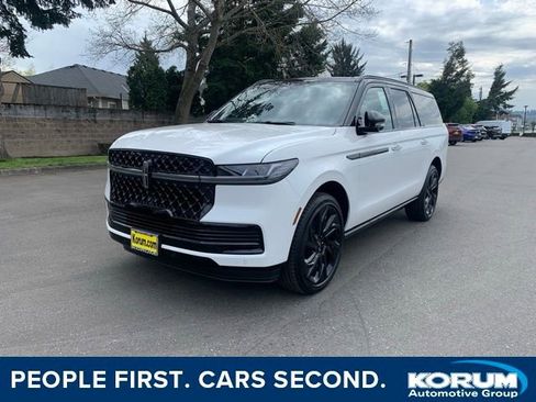New 2026 Lincoln Navigator L Black Label AWD/4WD image 1