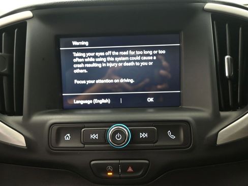 Used 2023 GMC Terrain SLE w/ Driver Convenience Package image 6