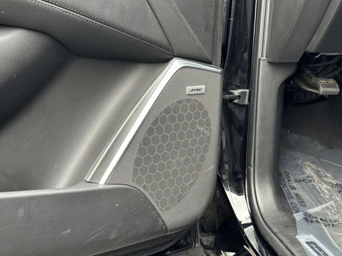 Used 2020 Cadillac Escalade Luxury image 19