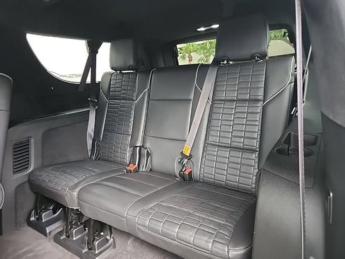 Used 2023 Cadillac Escalade ESV Sport Platinum w/ LPO, ONYX Package AWD/4WD image 4