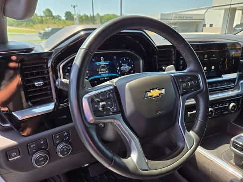 Used 2024 Chevrolet Silverado 1500 LTZ AWD/4WD image 11