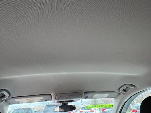 Used 2018 Chevrolet Equinox LT image 18