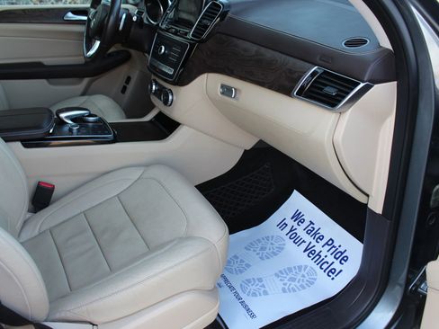 Used 2017 Mercedes-Benz GLS 450 4MATIC image 19