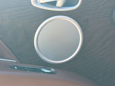 Used 2018 Aston Martin DB11 V12 image 24