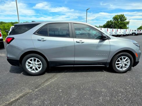 Used 2023 Chevrolet Equinox LS FWD image 9