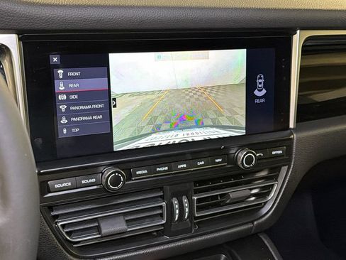 Used 2021 Porsche Macan AWD/4WD image 29