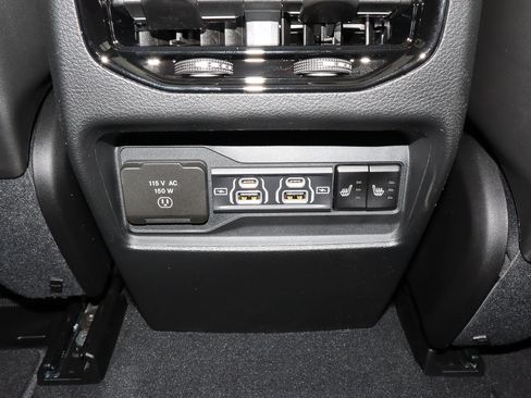 New 2025 Jeep Grand Cherokee Overland w/ Luxury Tech Group IV image 19