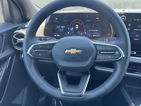 Used 2026 Chevrolet Equinox LT FWD image 13