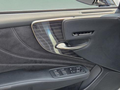 Used 2019 Lexus LS 500 w/ Accessory Package (Z1) RWD image 13