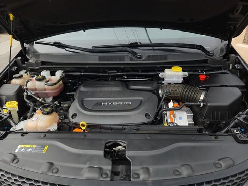 Used 2020 Chrysler Pacifica Limited w/ Advanced Safetytec Group image 25